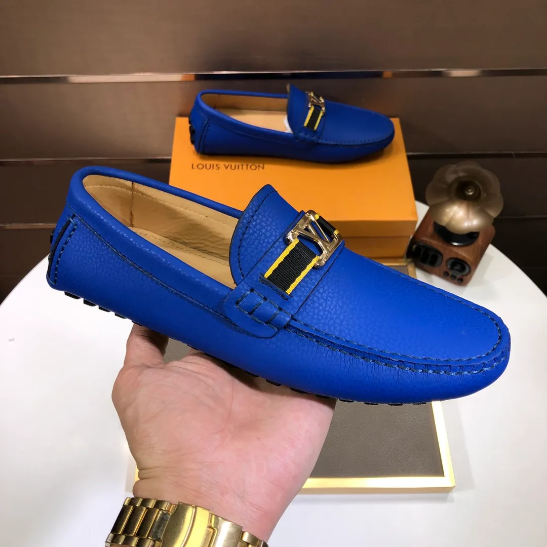 Men's men's shoes 💰420💰 [LV Doudou Shoes] (sheepskin lining) new model is on the market, available on the official website. The new Doudou shoes are processed into single-color materials, and the uppers are made of imported cowhide material. The body of the shoe is fully hemmed with mark thread, and is lined with imported original cowhide leather. The elegant shoe shape is super suitable for all-matching, and the size is 38-44.
